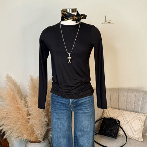 The Black Fitted Tee