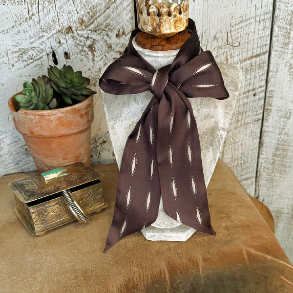 The Buckstitch Twilly in Chocolate