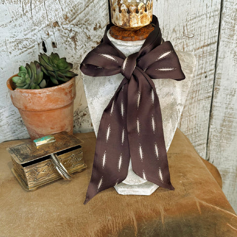 The Buckstitch Twilly in Chocolate