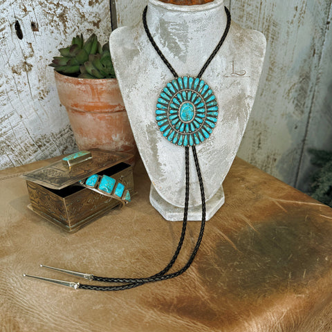 The Cluster Turquoise Bolo