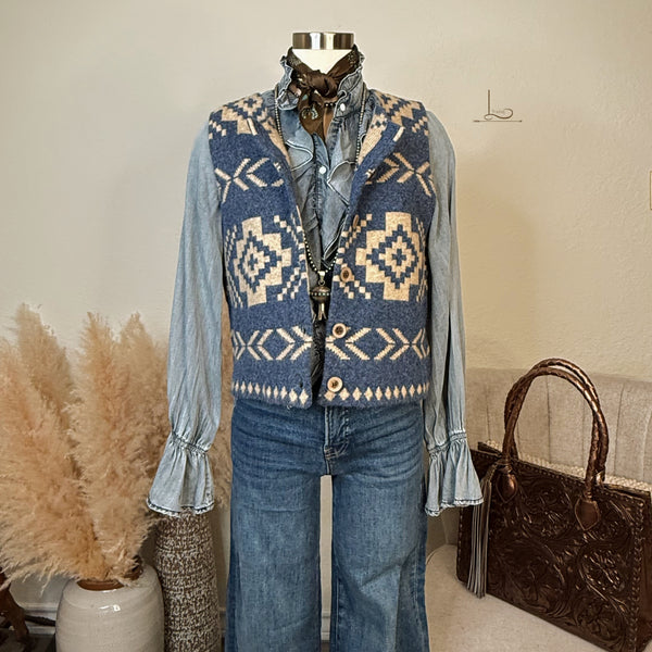 The Mesa Flatts Vest in Vintage Blue