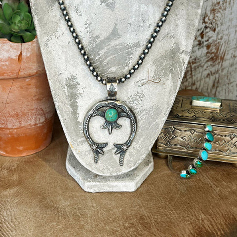 The Verde Turquoise Naja Pendant