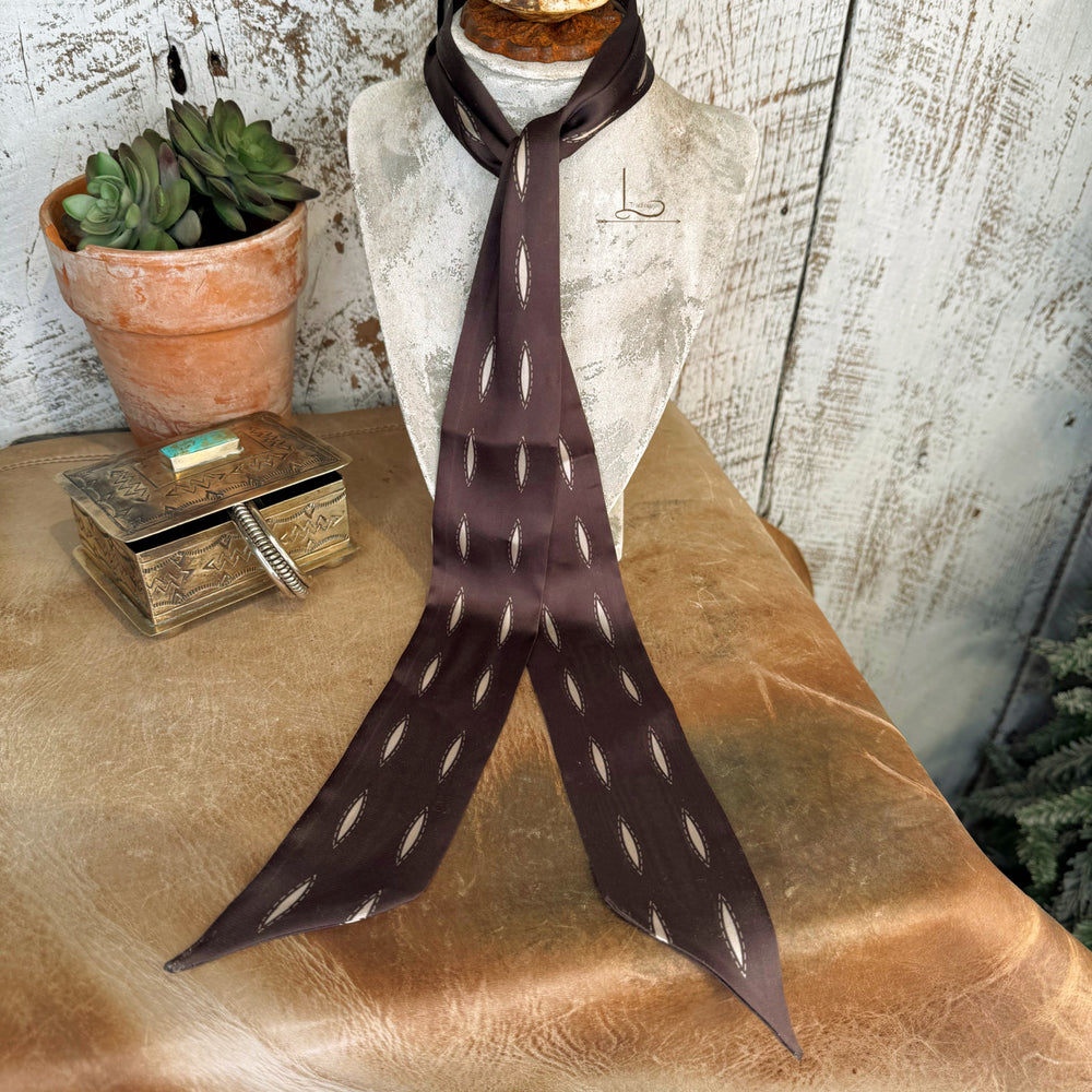 The Buckstitch Twilly in Chocolate