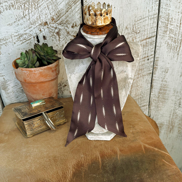 The Buckstitch Twilly in Chocolate