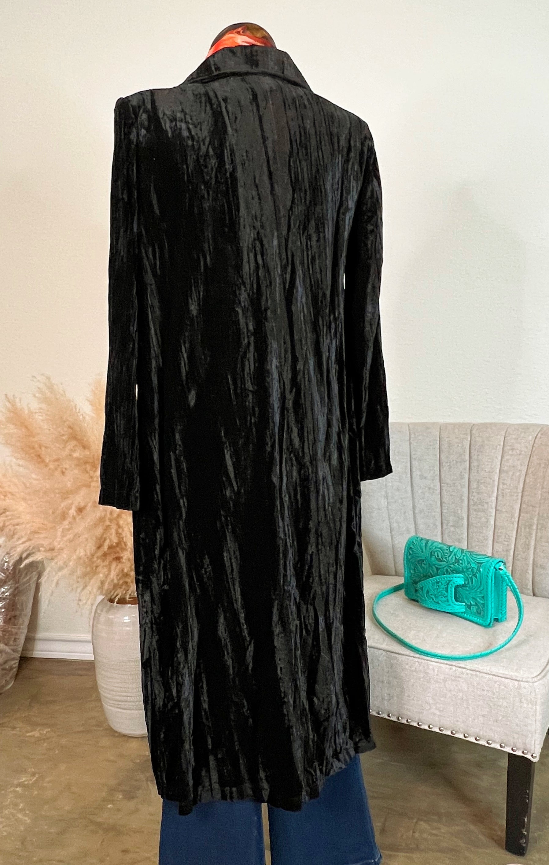 The Iced Velvet Duster – L Trading